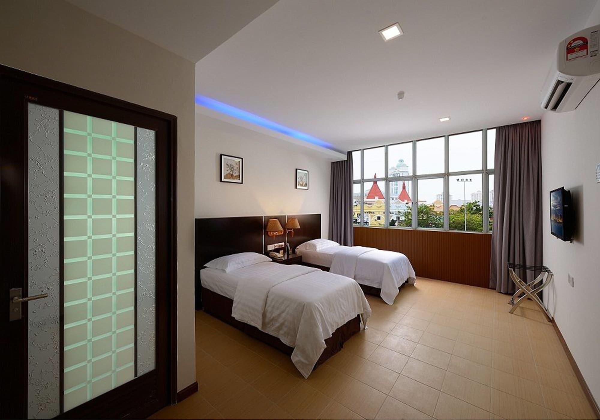 E-Red Hotel Bandar Perda Букит Мертаджам Екстериор снимка
